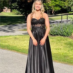 David’s Bridal black prom dress size 2